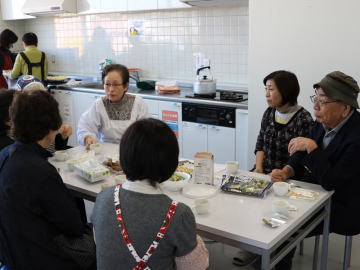 内田代表理事の陣中見舞い　お疲れ様！