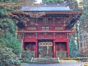 『御岩神社の山門』久保裕さん撮影